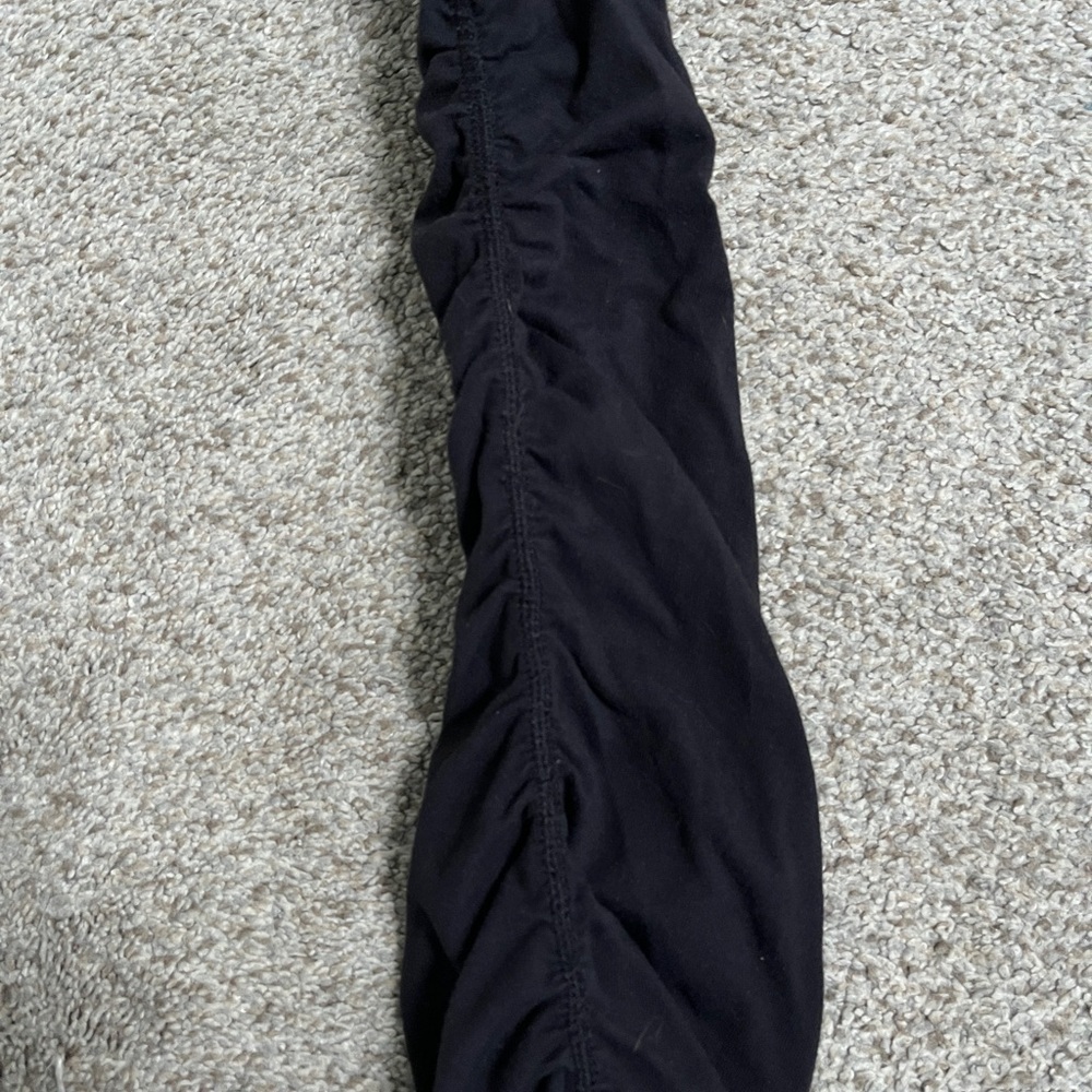 Lululemon leggings with ruched bottoms - Picture 2 of 4